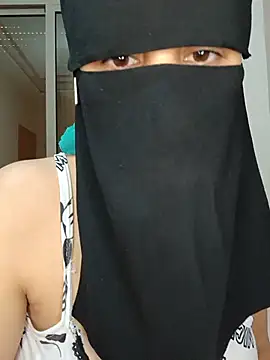 Pokazy przed kamerką – Ghizosexx69