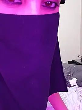 Pokazy przed kamerką – Ghizosexx69