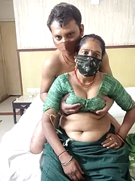 Desibhabhi82 Webcam Show