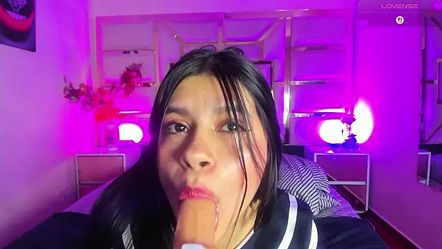 alexandra_venuss Show in webcam