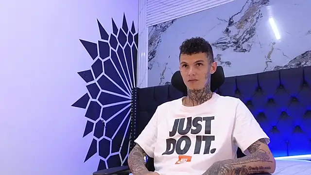 Paulo_527 Adlı Modelin Web Kamerası Şovu