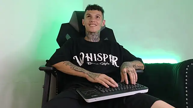 Paulo_527 网络视讯表演