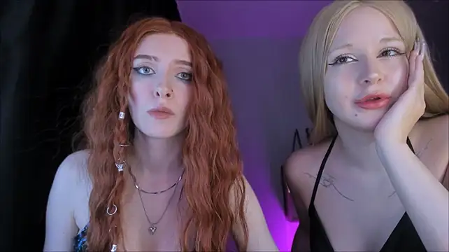 Mistress_Iris Show in webcam