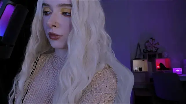Pokazy przed kamerką – Mistress_Iris