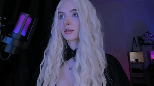 Mistress_Iris' Webcam Show