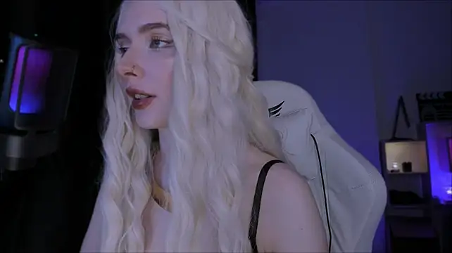 Mistress_Iris' Webcam Show