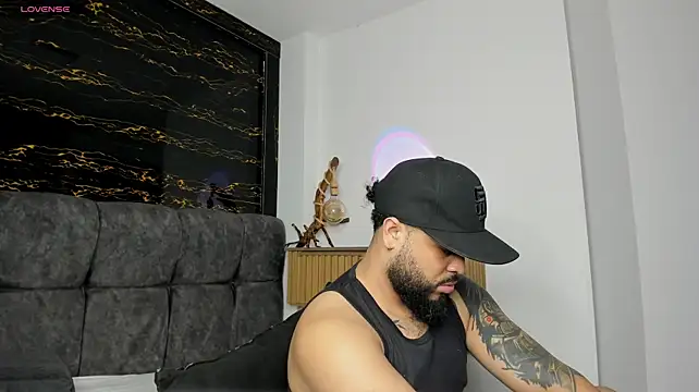 Harrishairy Show in webcam