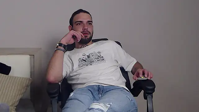 Show modela KaneHunter na web-kameri