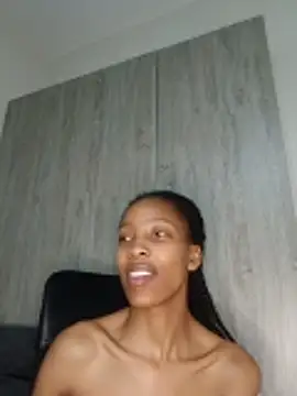 Živá chatovací místnost MsParisSmith