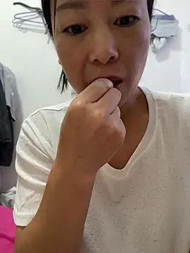 mimi2052 Live XXX-Chat