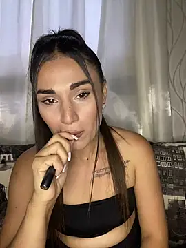 Chat XXX en directo de MonikaSi