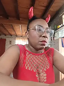 ChanneldelaCroix Show in webcam