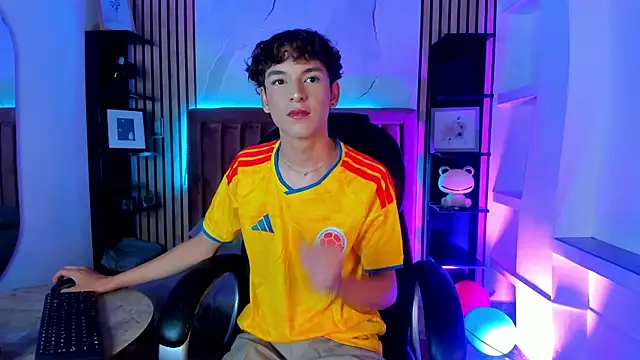 Show modela SthepanodiMonaco na web-kameri