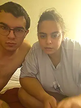 Pokazy przed kamerką – Jeunecoquinesexy