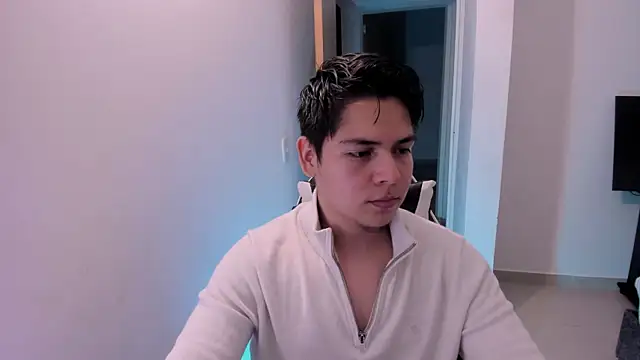 Show modela Asta_YunoXXX na web-kameri