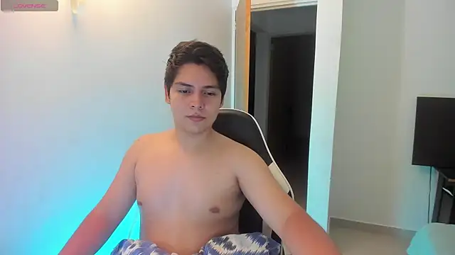 Asta_YunoXXX Show in webcam