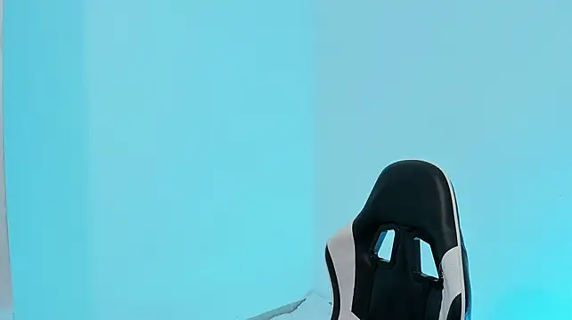 הופעת וובקאם של Asta_YunoXXX
