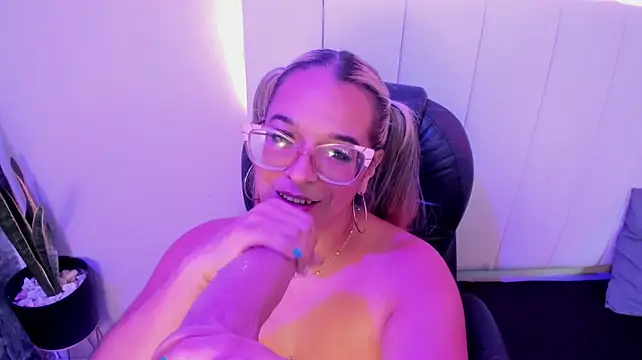 MHONIKBELUCCI's Live XXX Chat
