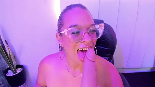 MHONIKBELUCCI Webcam show