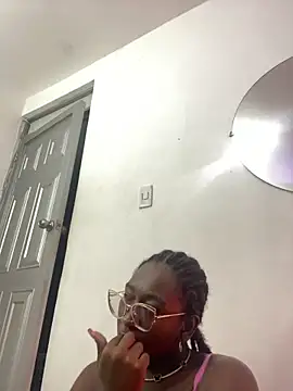 ZahhyFrequency's Live XXX Chat