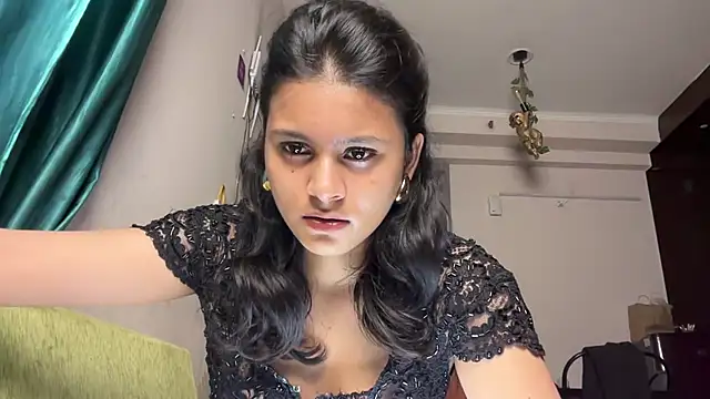 Naira_fit Show in webcam
