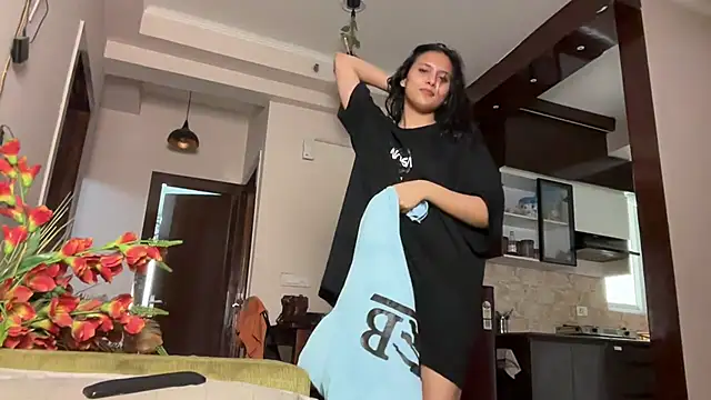 Naira_fit ওয়েবক্যাম শো