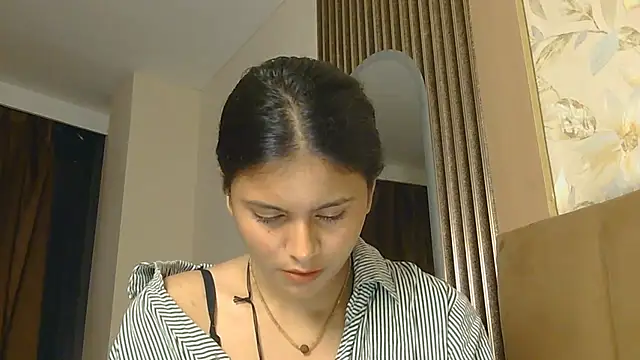 Naira_fit's Webcam Show