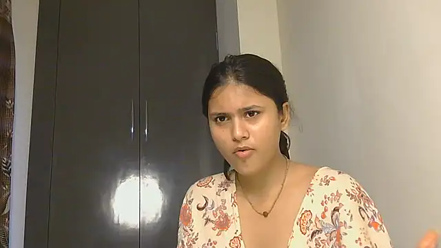 Naira_fit Шоу с уебкамера