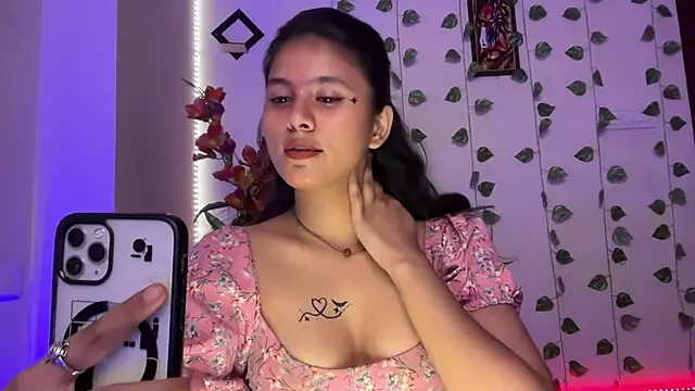 Naira_fit's Webcam Show