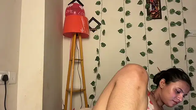 Chat +18 de Naira_fit ao vivo