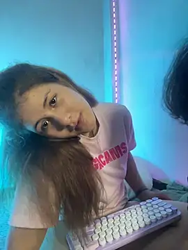 luminova021 Webcam-Show