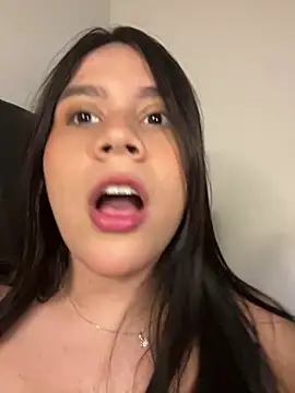 Chat +18 de Sarita_Velez ao vivo