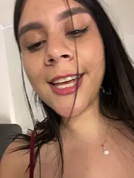 Chat +18 de Sarita_Velez ao vivo