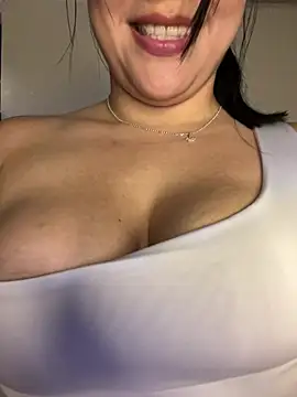 Sarita_Velez Show in webcam