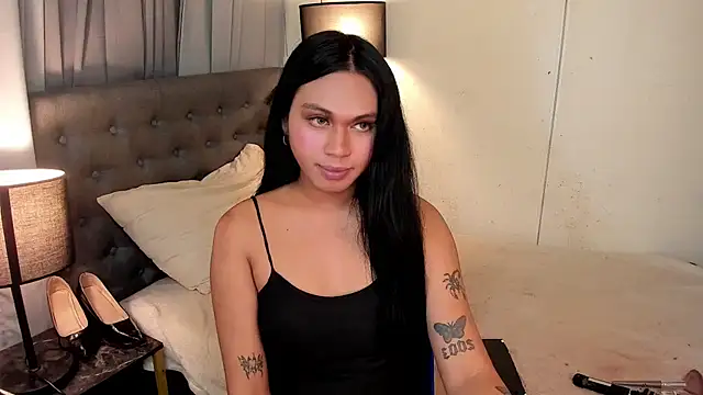 asianhugecockjulia 网络视讯表演