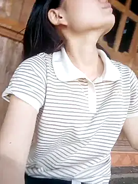 Hilary-123のウェブカメラショー