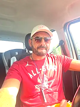 Show modela Cicciolino_23 na web-kameri