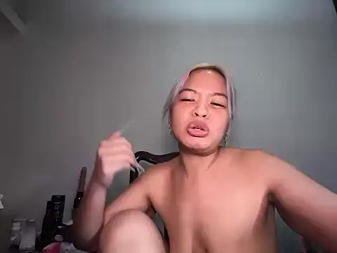 Tina_Slickn Webbikameraesitys
