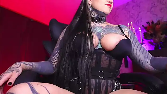 MistressDarkSindel's Live XXX Chat
