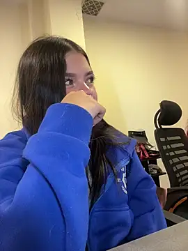 Camila_Duarte2 即時 XXX 聊天