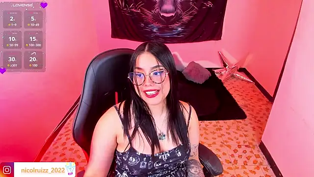 Nicolle_Ruizzn Live chat-huone