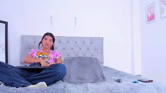 sara_marin18のウェブカメラショー