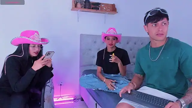 Webkamerová show sara_marin18
