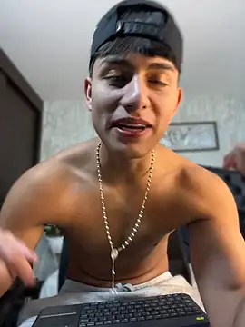 Lander_Cruz Show in webcam