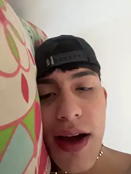Lander_Cruz Webcam-Show