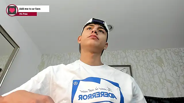 Lander_Cruz Show in webcam