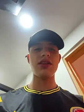 Lander_Cruz Pertunjukan Webcam