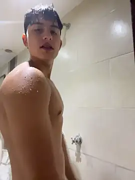 Lander_Cruz Show in webcam