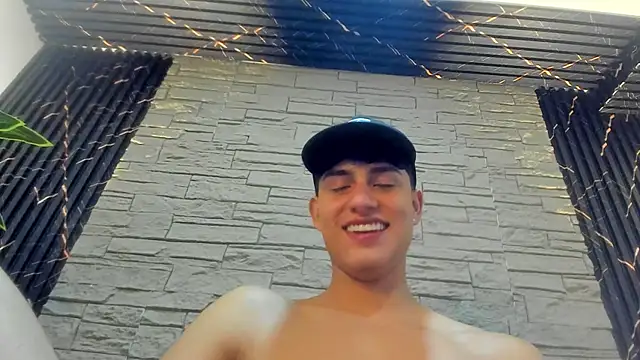 Show modela Lander_Cruz na web-kameri