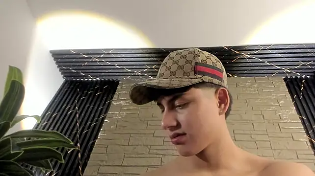 عرض كام Lander_Cruz